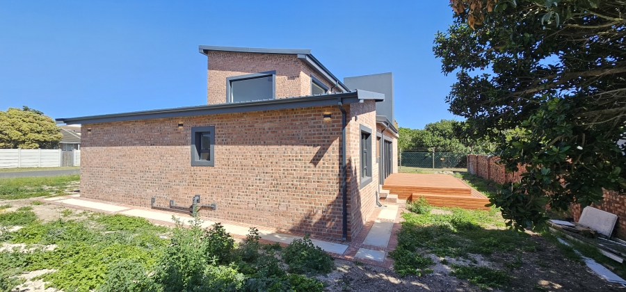 4 Bedroom Property for Sale in Aston Bay Eastern Cape